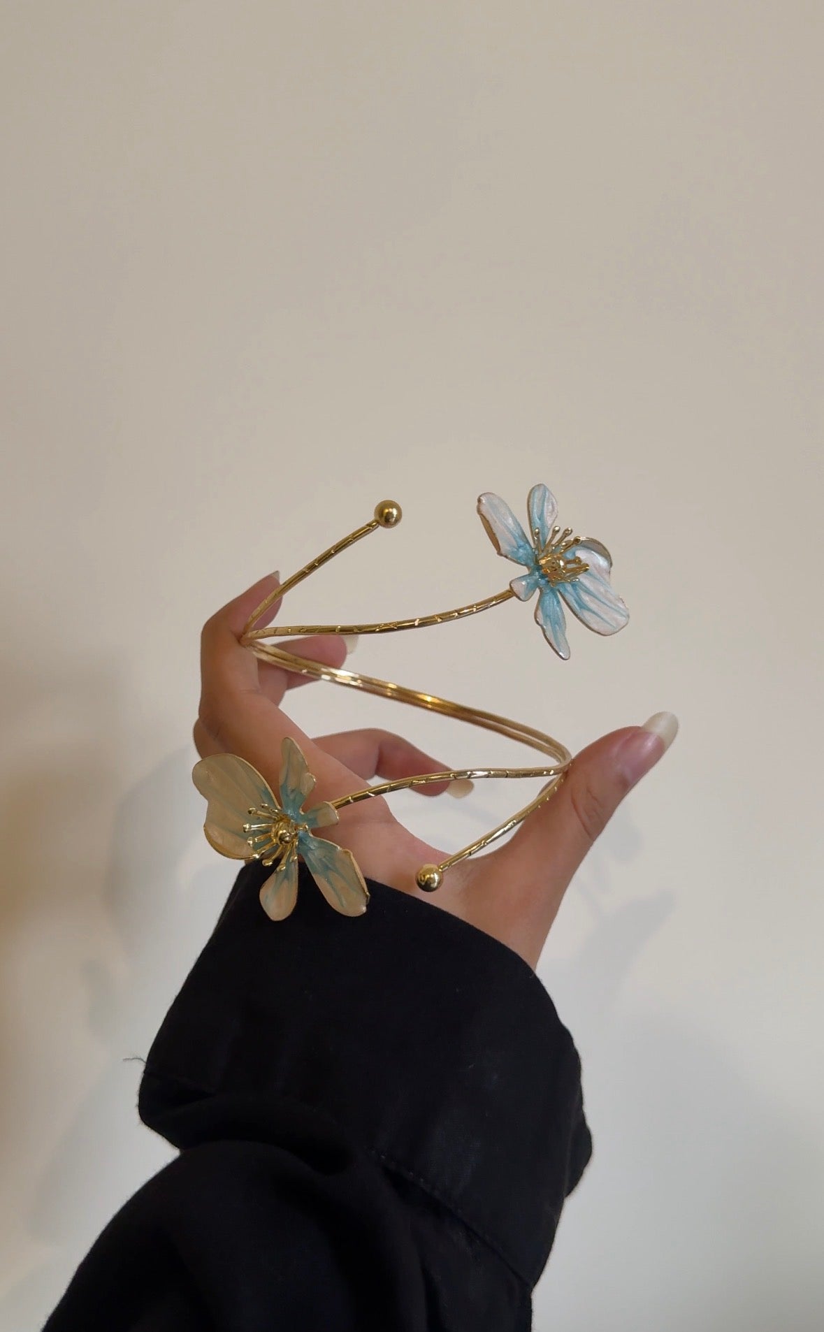 Bluvelle Arm Cuff