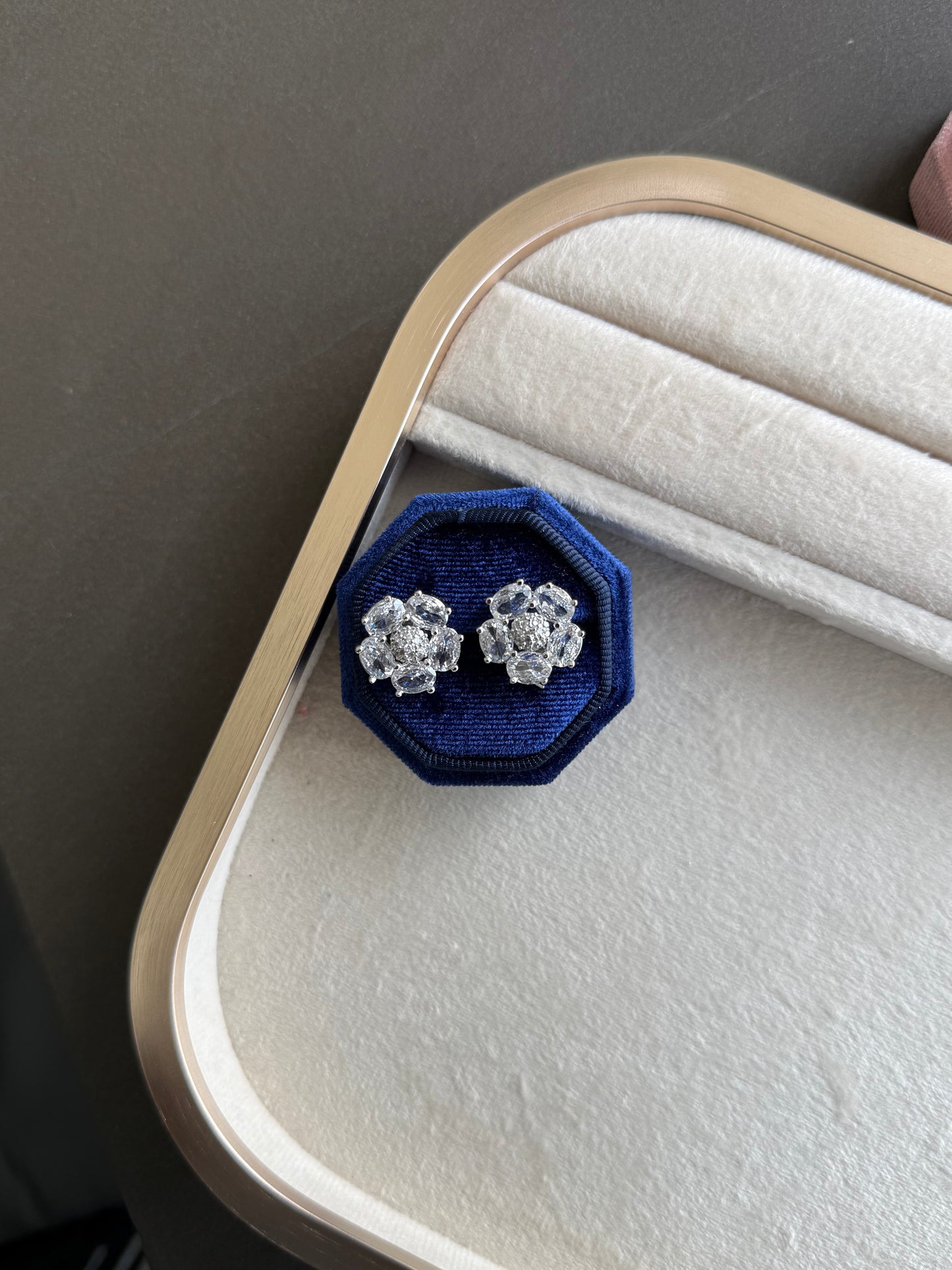 Maison Fleuré Studs
