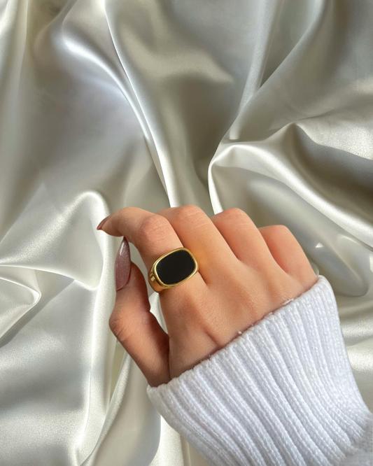 Noir Ring
